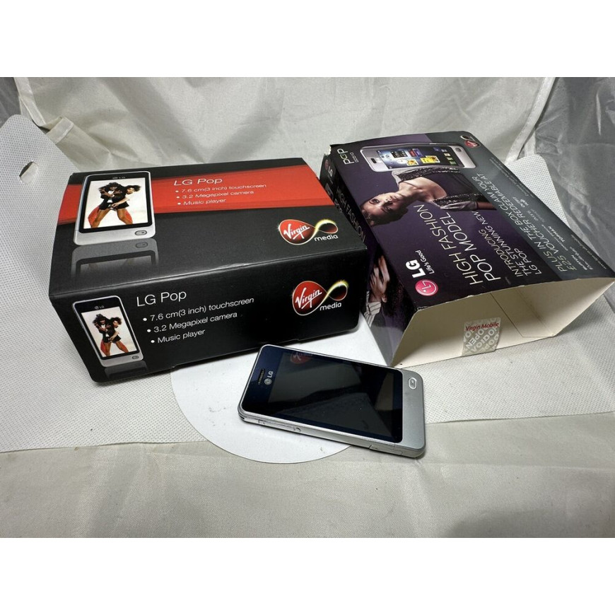 LG GD510  (Unlocked  ) Mobile Phone boxed