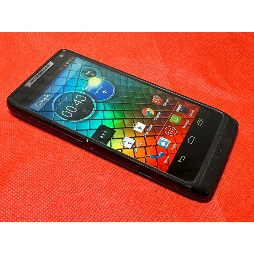 Motorola RAZR i XT890 - 8GB - Black Android Smartphone