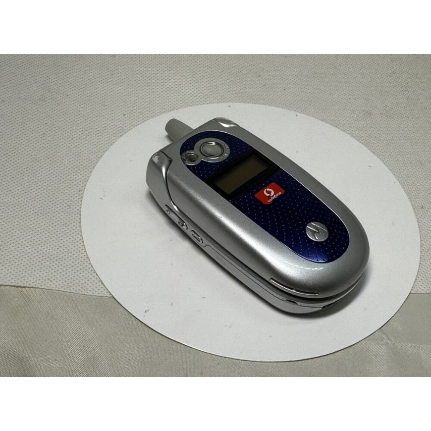 Motorola V525 - Grey Silver  (Unlocked) Mobile Phone