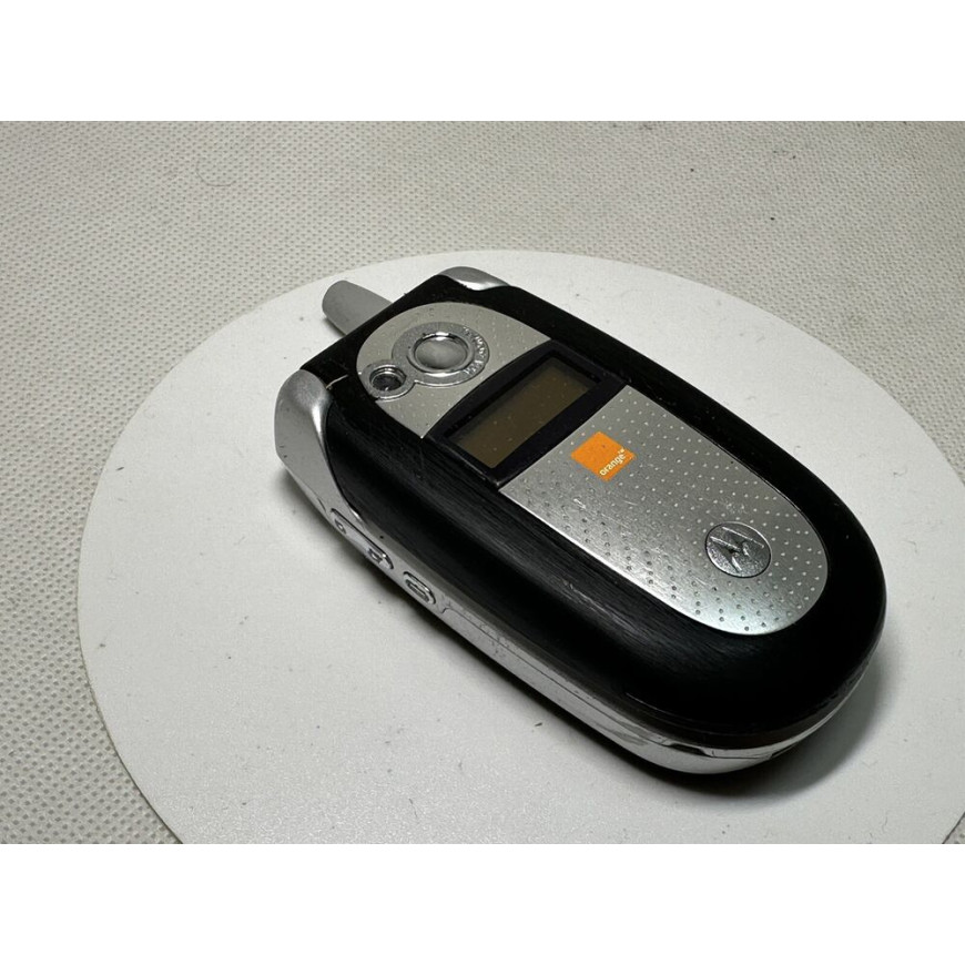 Motorola V545 - Grey Silver  (Unlocked) Mobile Phone