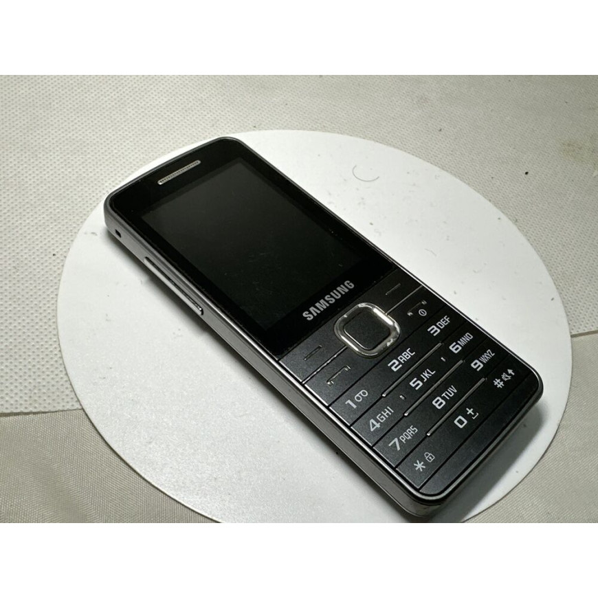 Samsung GT S5611 - Black  (Unlocked) Mobile Phone