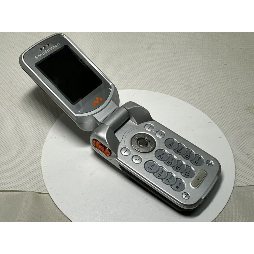 Sony Ericsson W300i ( Unlocked )  Mobile Phone