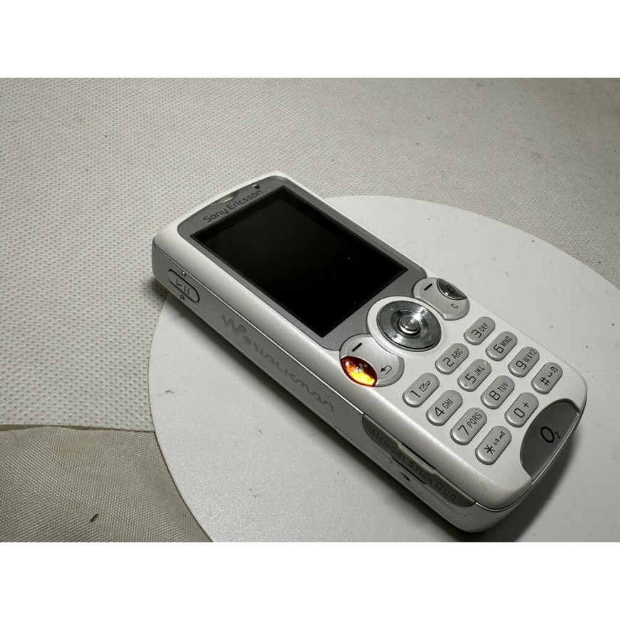 Sony Ericsson Walkman W810i - White (Unlocked) Mobile Phone