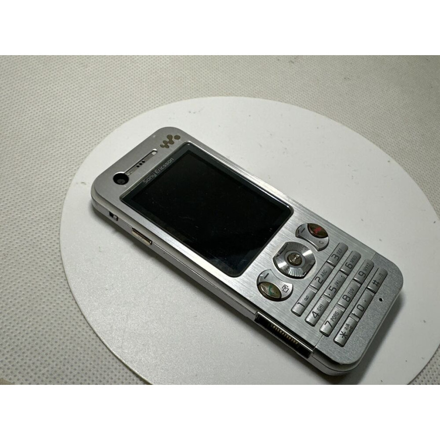 Sony Ericsson Walkman W890i - Silver ( Unlocked) Mobile Phone