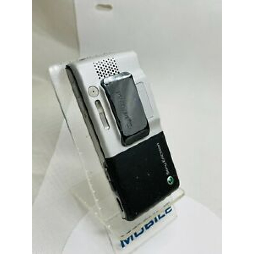 Sony Ericsson Cyber-shot K800i - Silver  (Unlocked) Mobile Phone